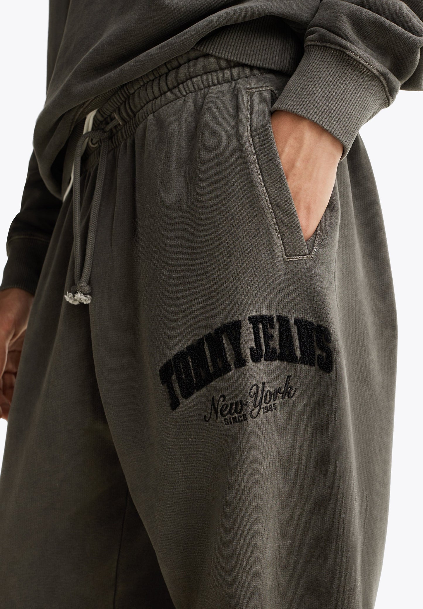 Tommy Jeans Men's Vintage-Wash Sweatpants